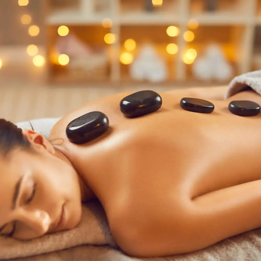 Lợi ích của massage đá nóng
